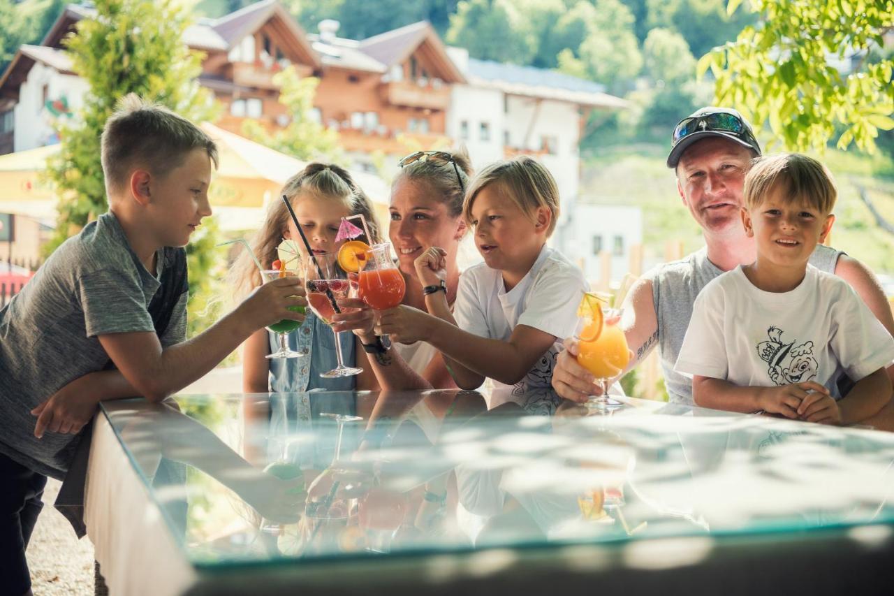 Kinderhotel Laderhof لاديس المظهر الخارجي الصورة