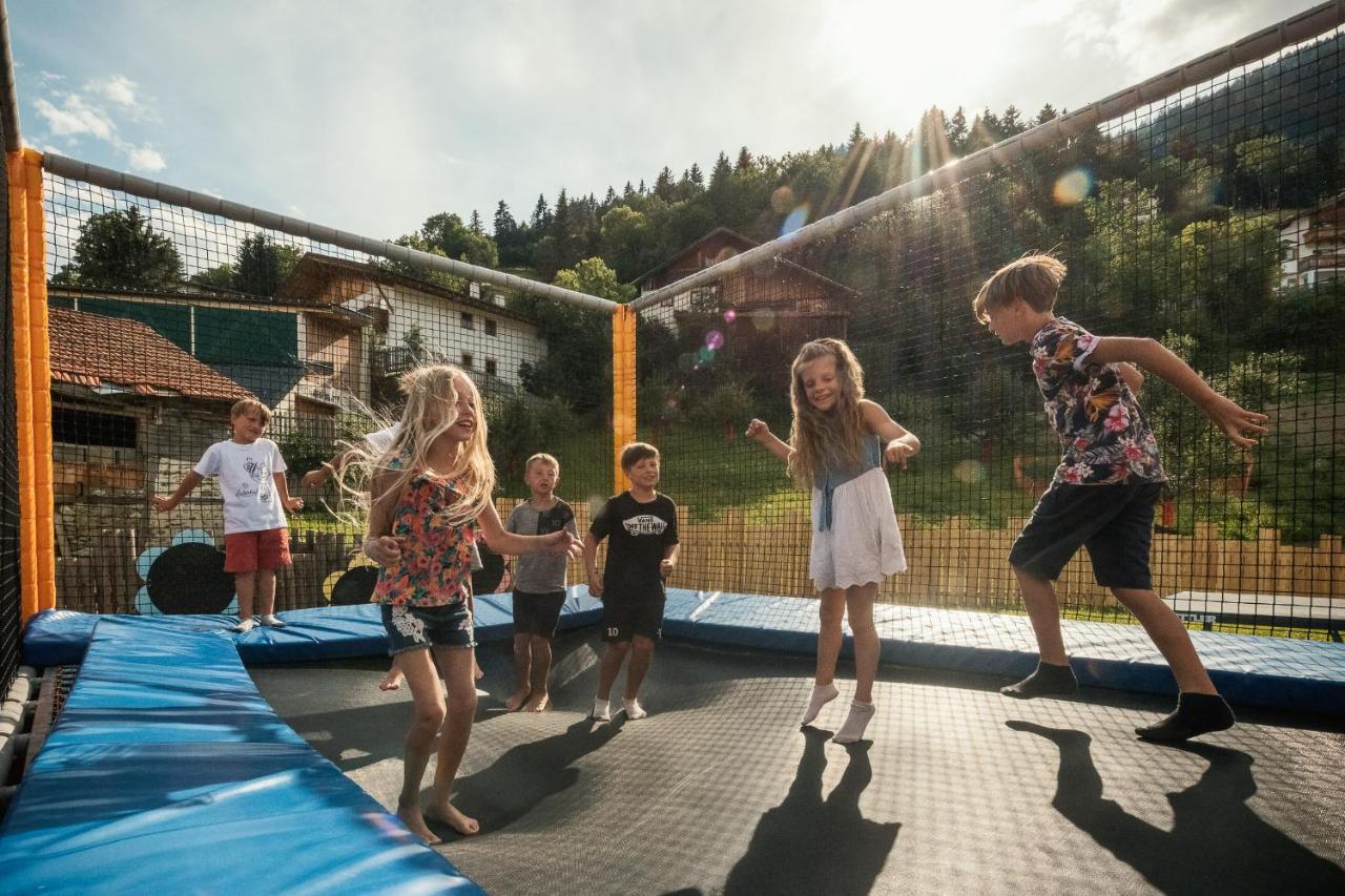 Kinderhotel Laderhof لاديس المظهر الخارجي الصورة