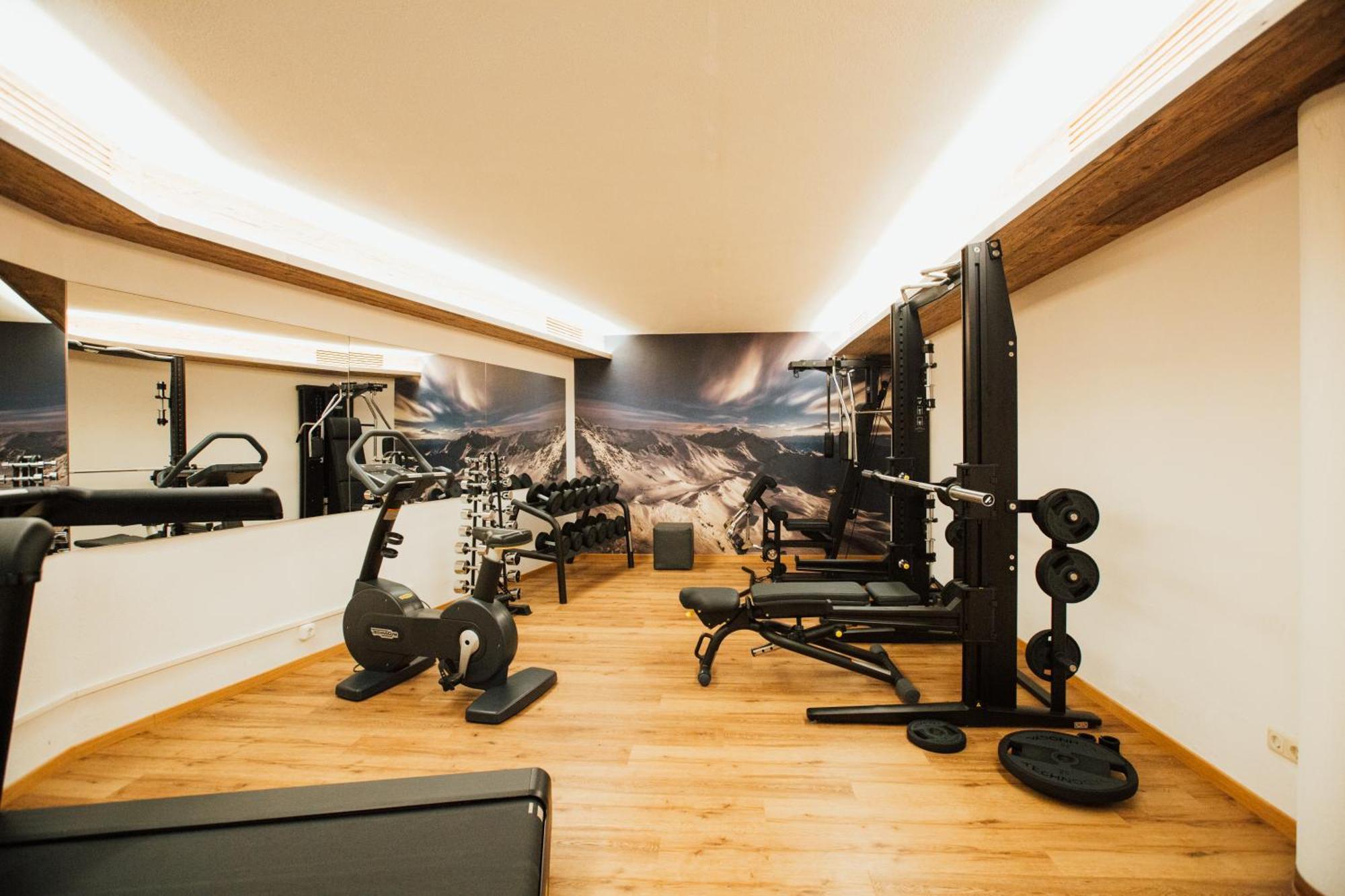 Kinderhotel Laderhof لاديس المظهر الخارجي الصورة