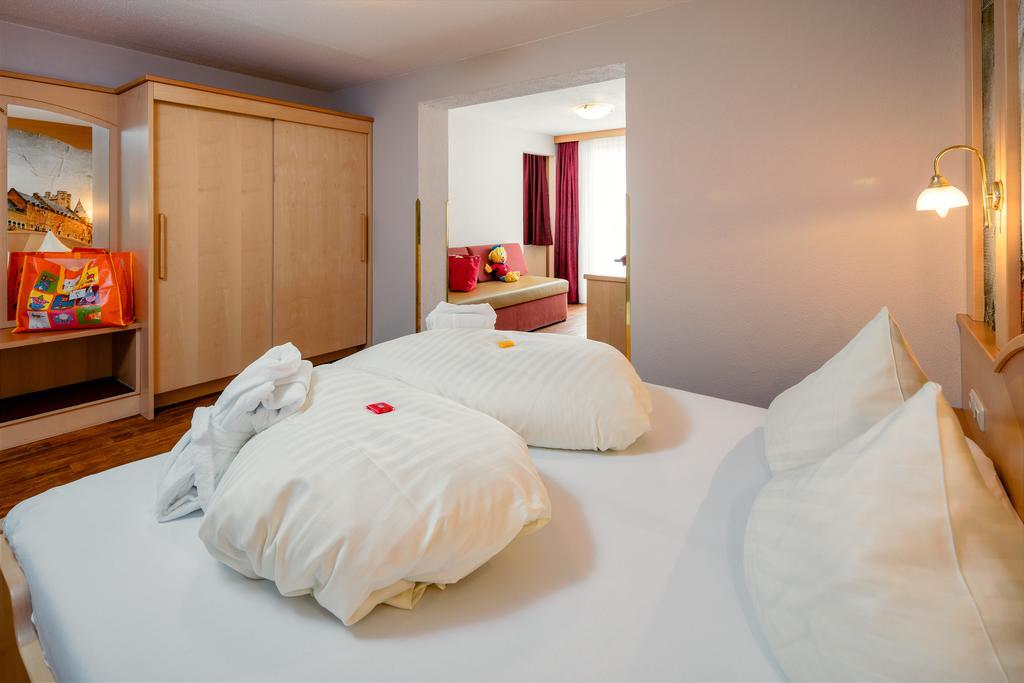 Kinderhotel Laderhof لاديس المظهر الخارجي الصورة