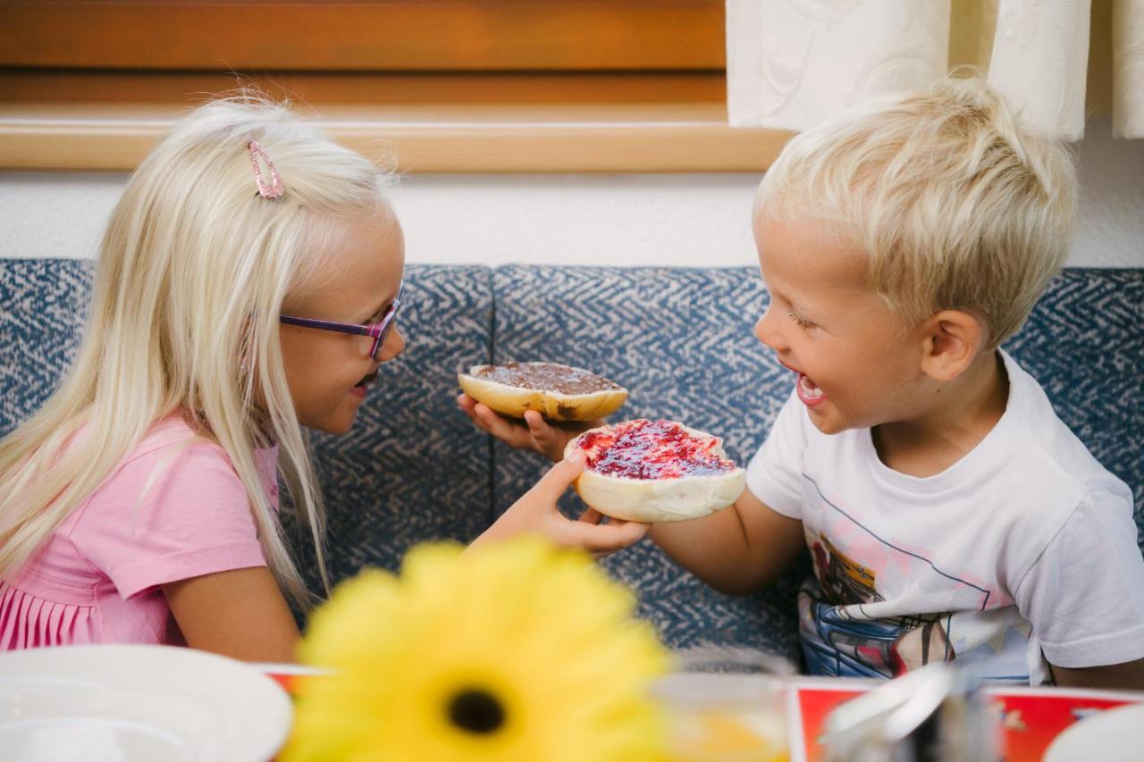 Kinderhotel Laderhof لاديس المظهر الخارجي الصورة