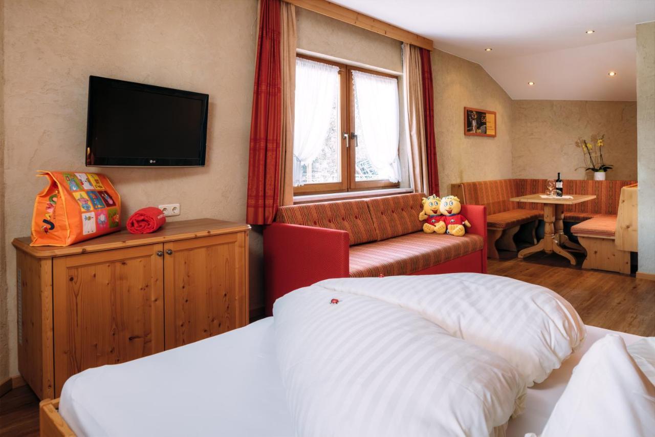 Kinderhotel Laderhof لاديس المظهر الخارجي الصورة
