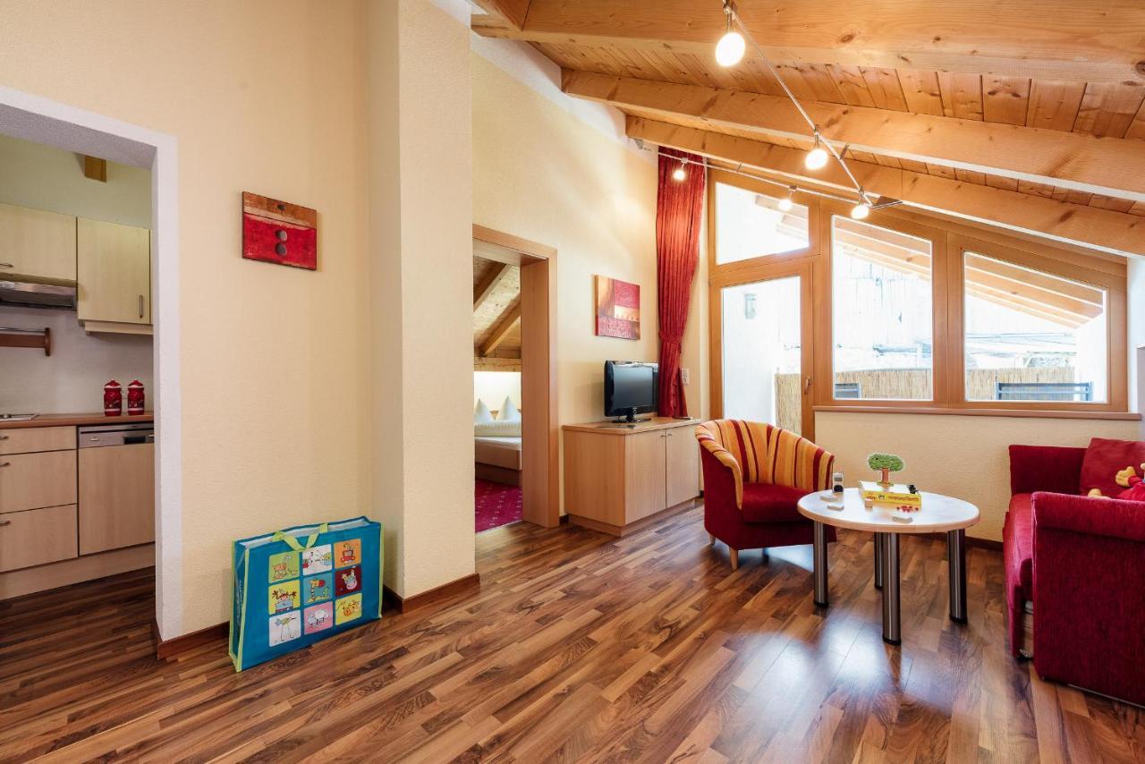 Kinderhotel Laderhof لاديس المظهر الخارجي الصورة